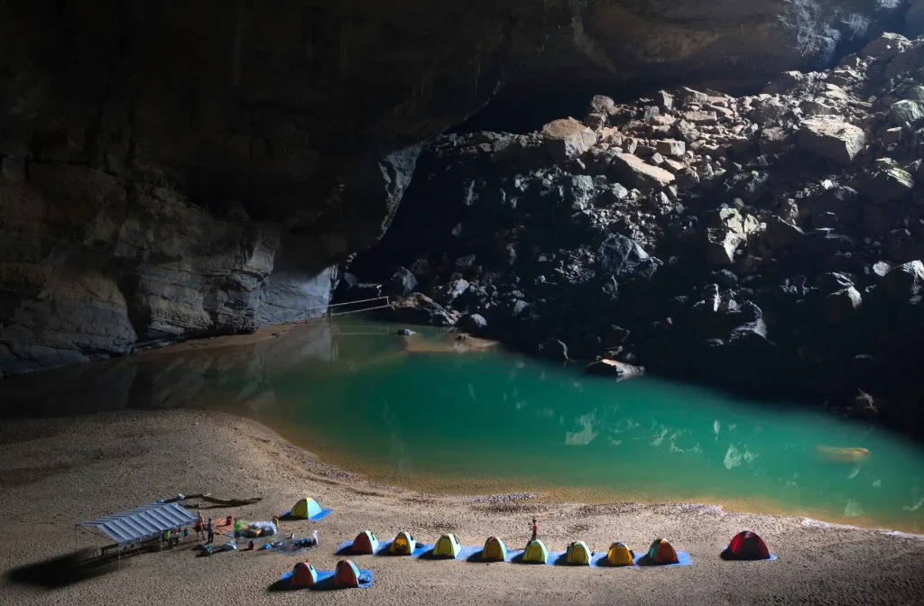 Hang En - Quang Binh. 