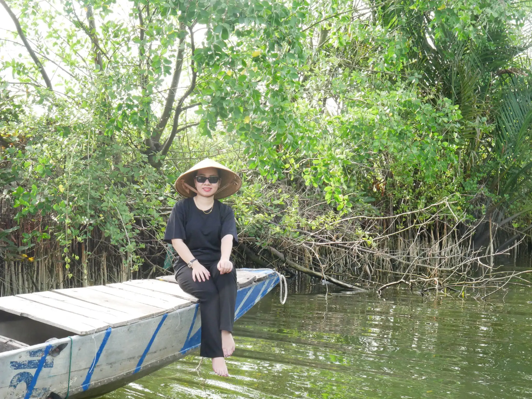 SUNRISE FLOATING MARKET ON TAM GIANG LAGOON