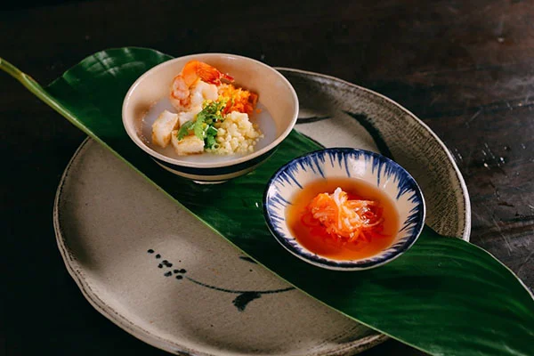THƯỞNG THỨC ẨM THỰC ĐÊM HUẾ BẰNG XÍCH LÔ